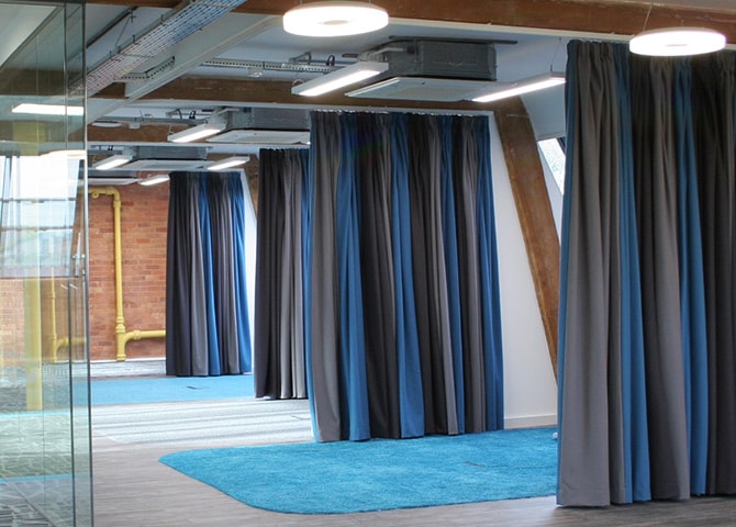 Fabric operable walls - in UNiDAYS