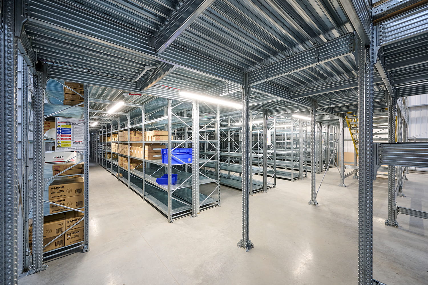 under three tier warehouse shelivng installation Nottingham